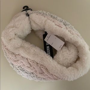Steve Madden Infinity Loop Scarf